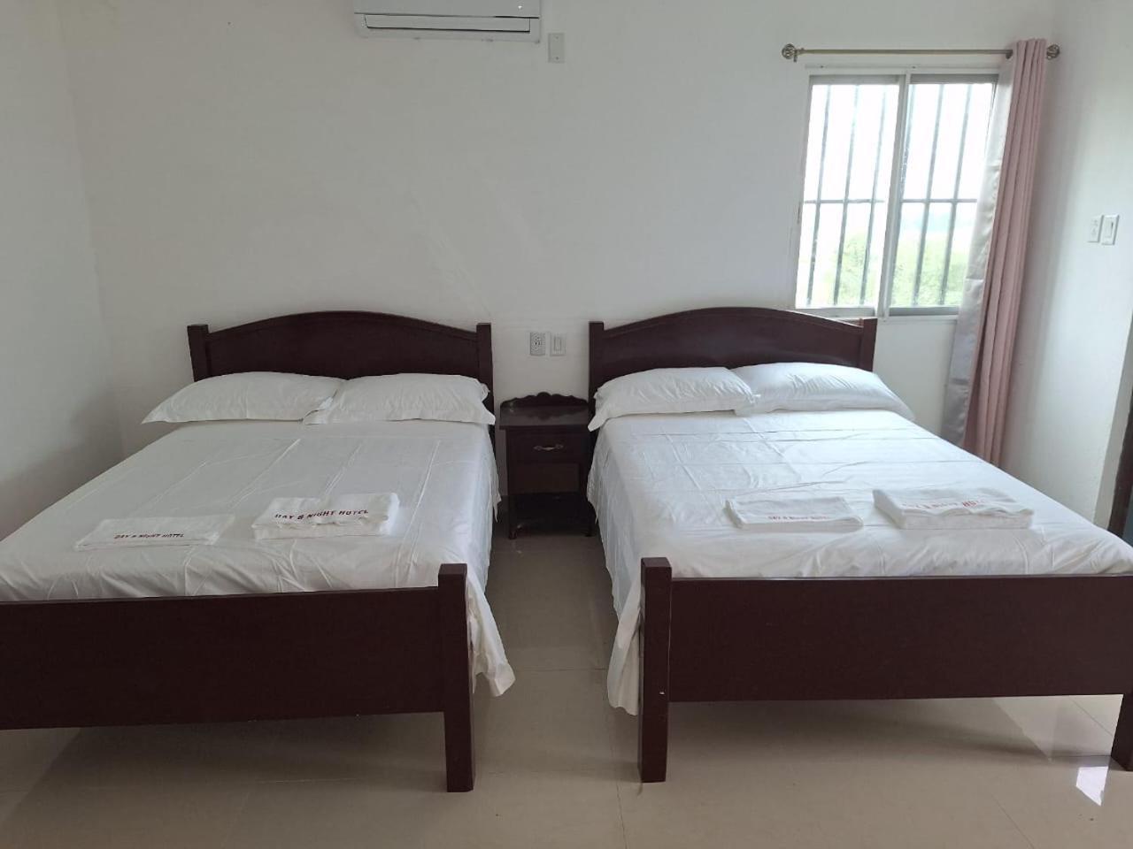 Day And Night Hotel Belmopan Exterior foto