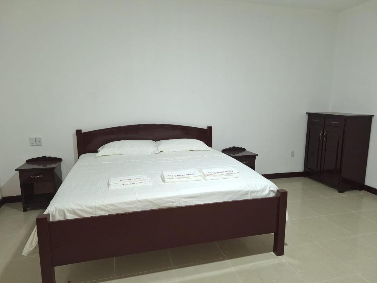 Day And Night Hotel Belmopan Exterior foto